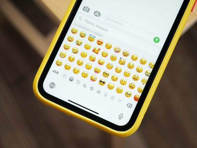How to get black emojis on Android?